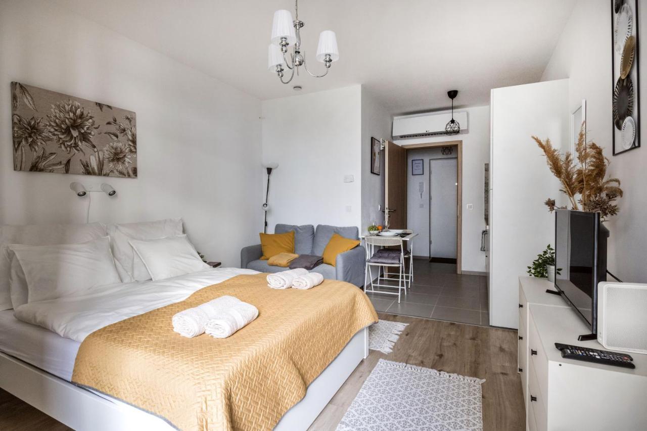 Stylish And Cozy Studio In The Heart Of The City Apartment Budapesta Exterior foto