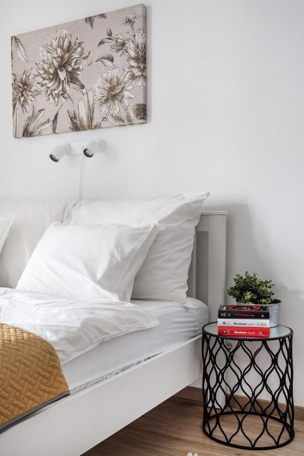 Stylish And Cozy Studio In The Heart Of The City Apartment Budapesta Exterior foto